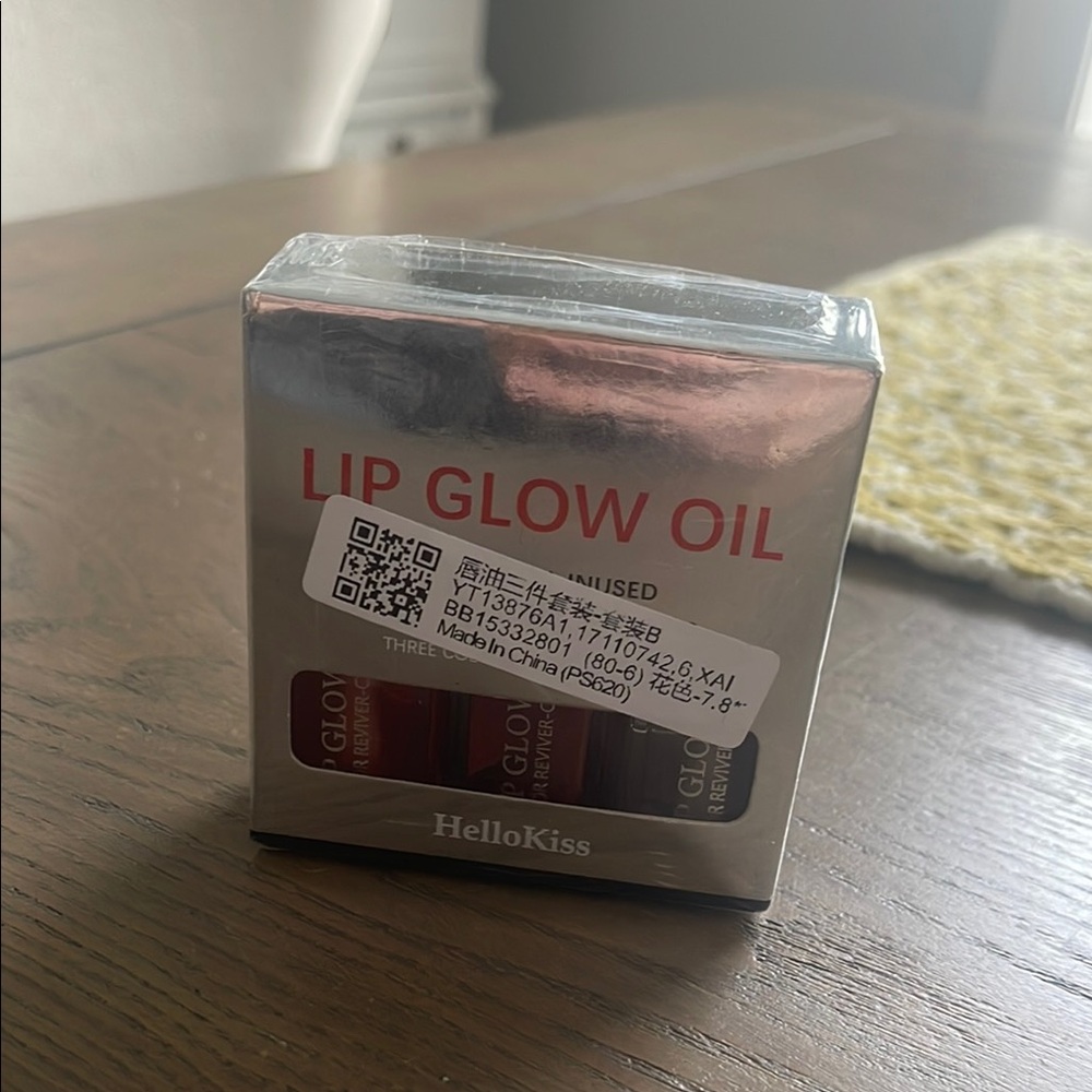 HelloKiss Lip Glow Oil